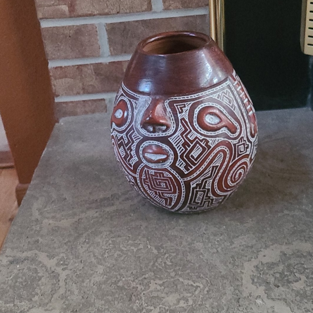 Decorative vase